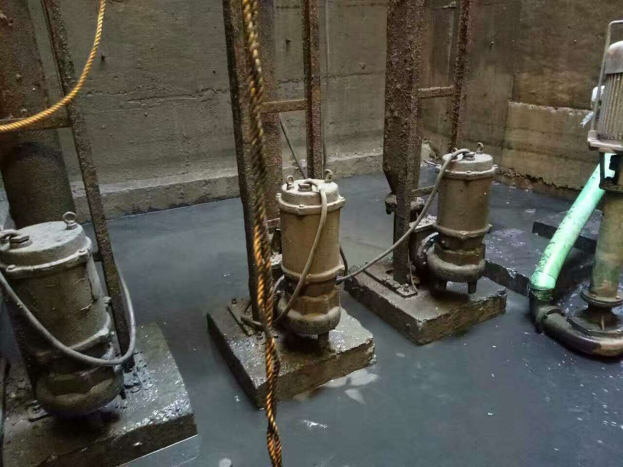 白水污水池清理